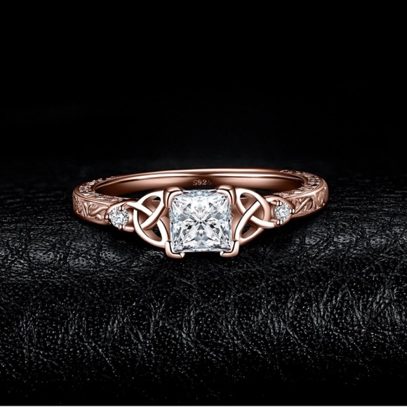 10k Love Trinity Celtic Knots Engagement Ring - Picture 4 of 8